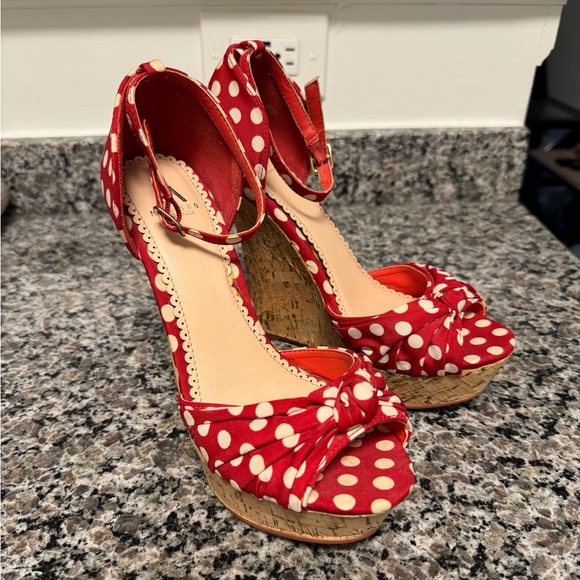 Red Polka Dot Wedge Sandals - Picture 6 of 7